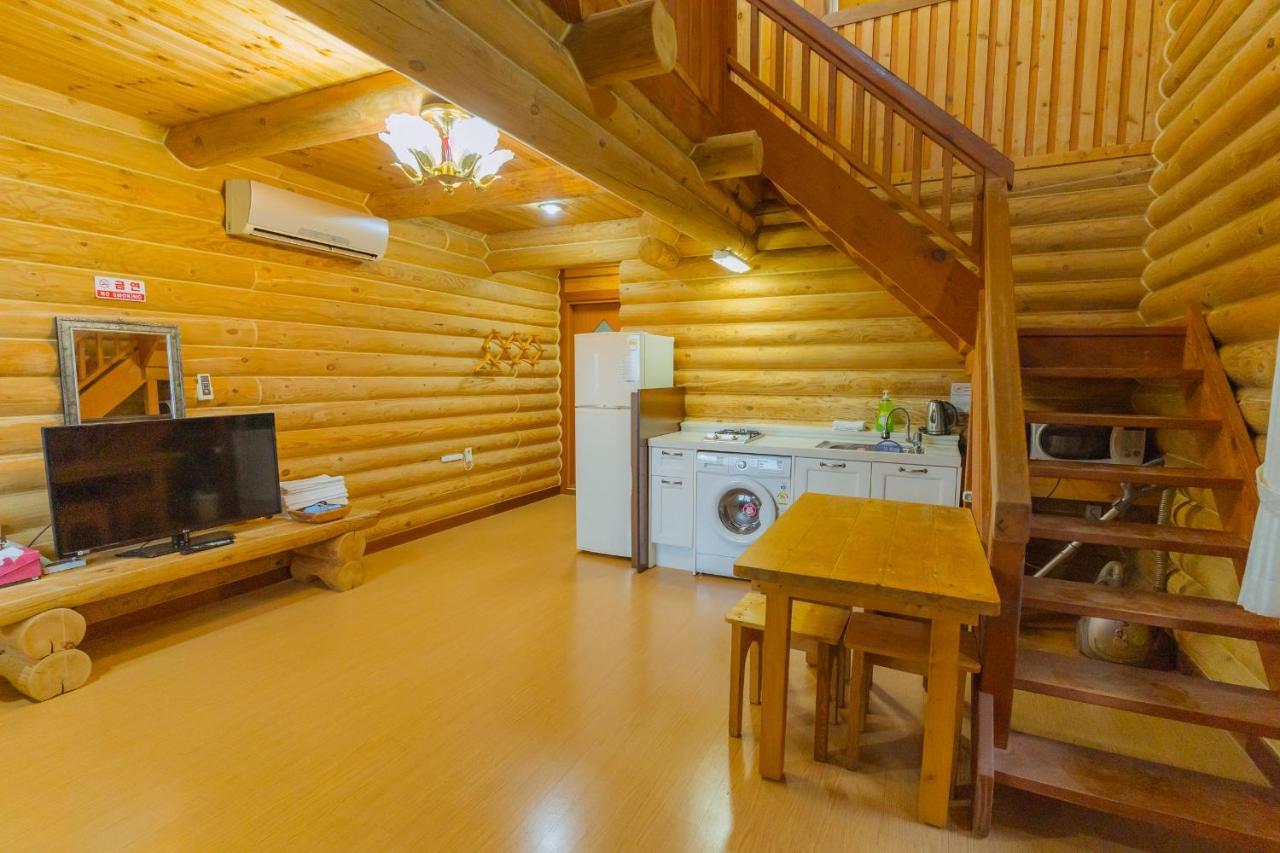 Jungmun Log Pension & Resort Seogwipo Zewnętrze zdjęcie