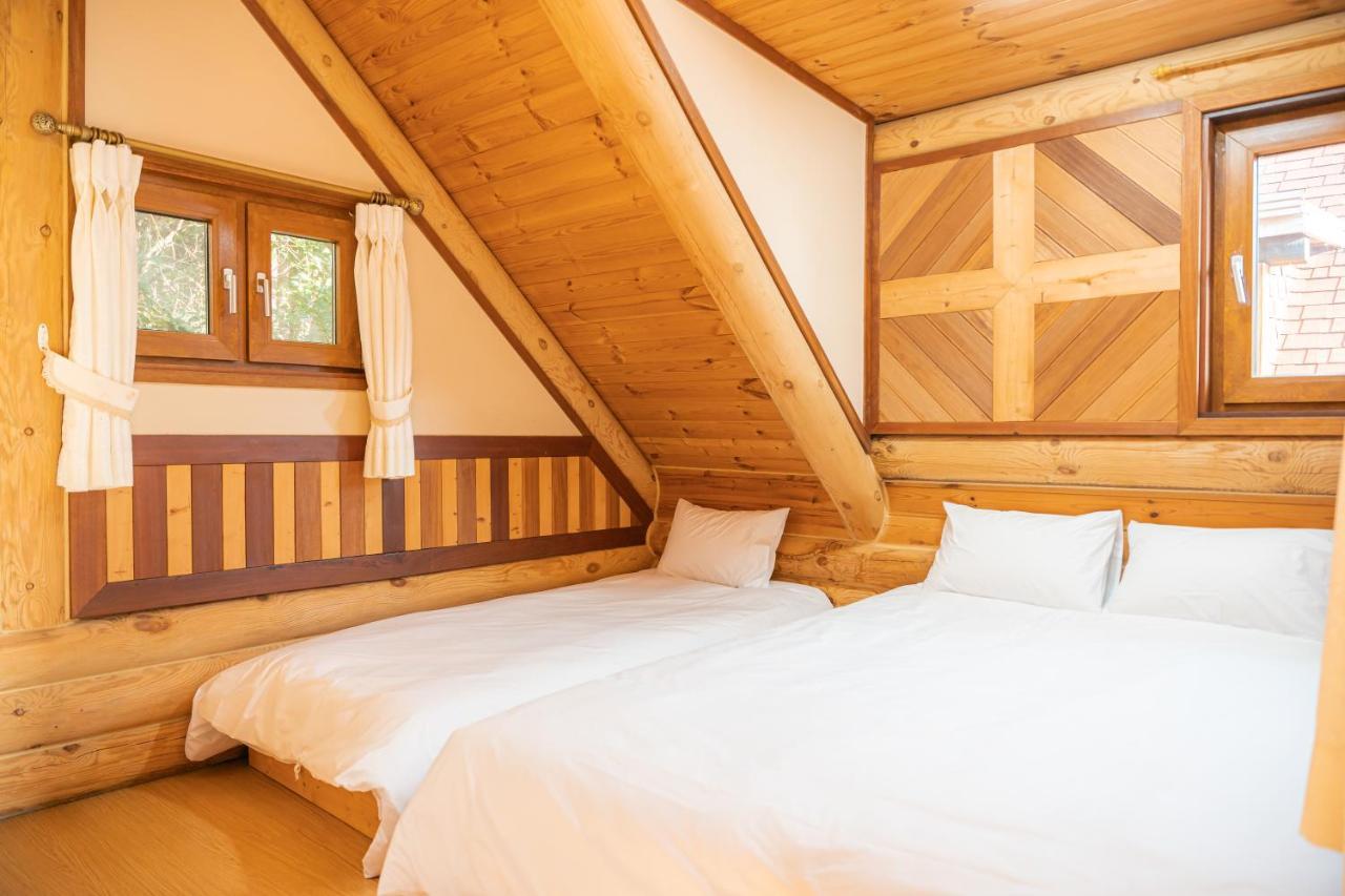 Jungmun Log Pension & Resort Seogwipo Zewnętrze zdjęcie